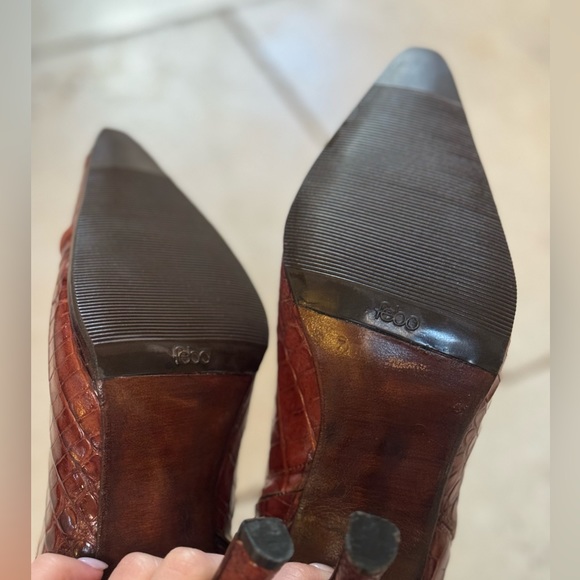 NWOT authentic crocodile leather brown booties - Picture 7 of 10